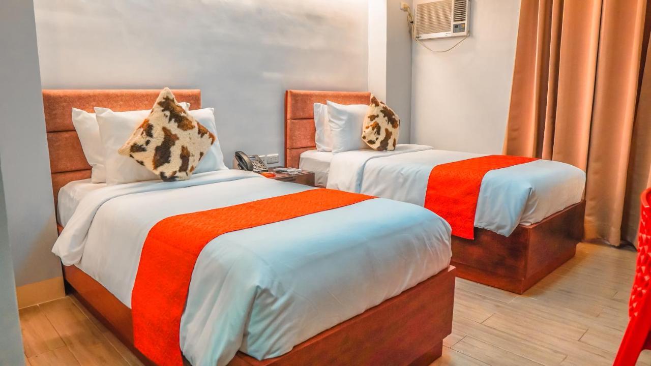 Aya Hotel & Residences Clarin  Exterior foto