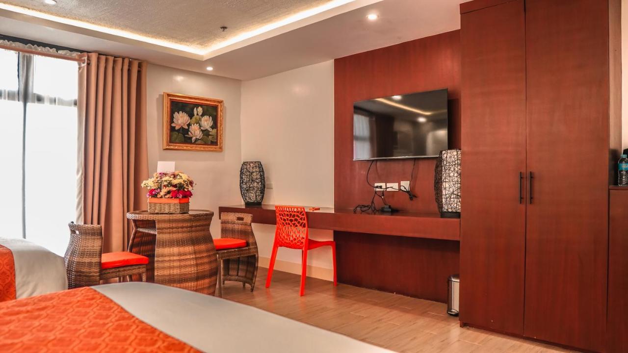 Aya Hotel & Residences Clarin  Exterior foto