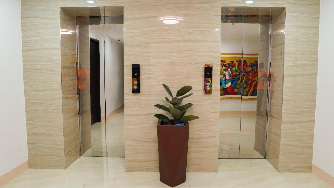 Aya Hotel & Residences Clarin  Exterior foto