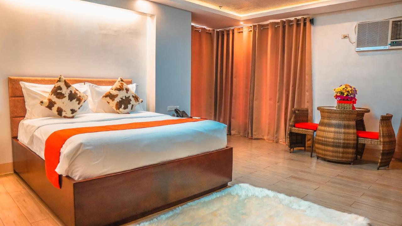 Aya Hotel & Residences Clarin  Exterior foto